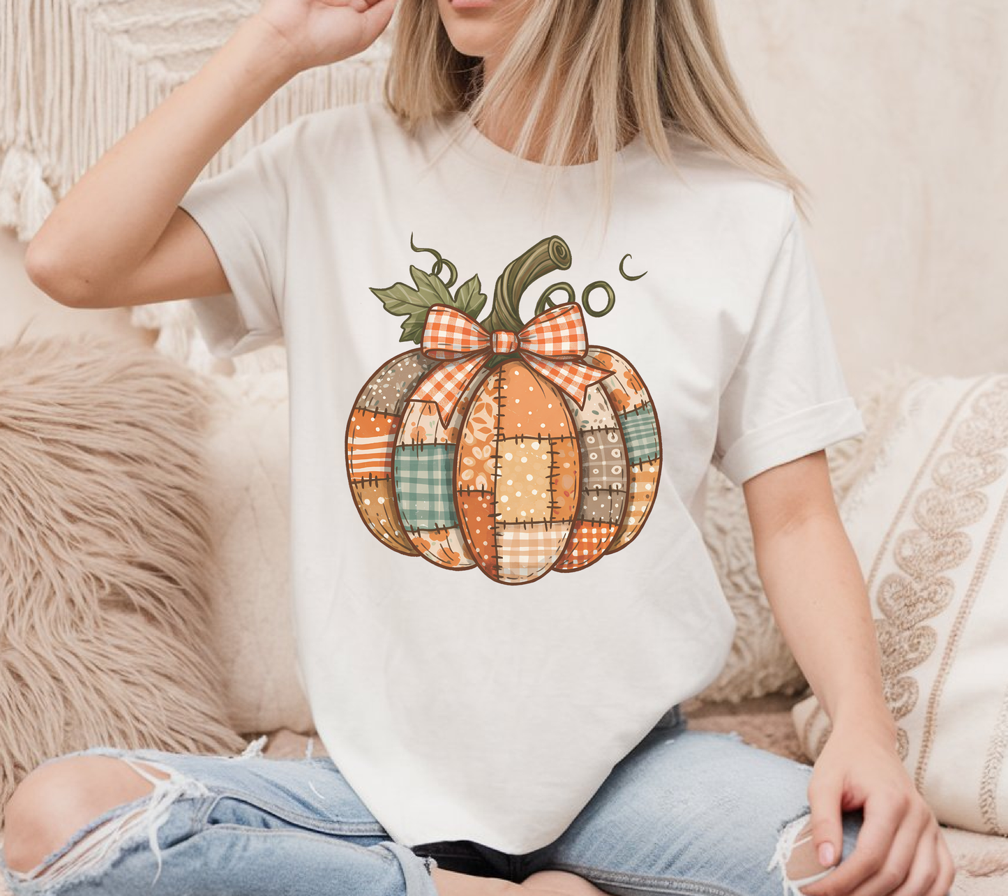 Patchwork Pumpkin T-Shirt – Fall Plaid Pumpkin Bow Shirt, Rustic Farmhouse Thanksgiving Tee, Cute Autumn Graphic Shirt for Women