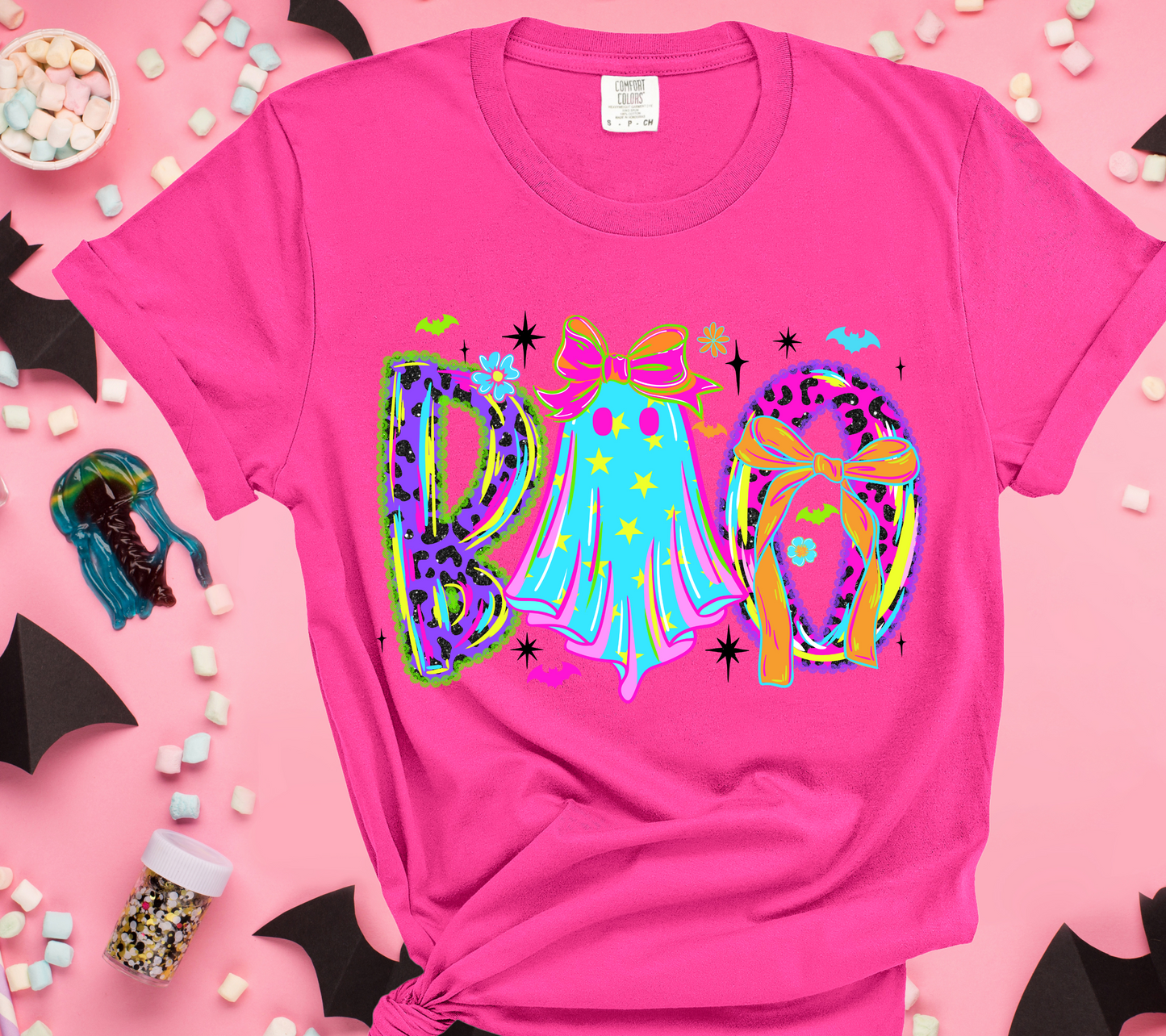 Neon Leopard Bow BOO Halloween Graphic Tee – Bright Pink Spooky Cute Shirt (01)
